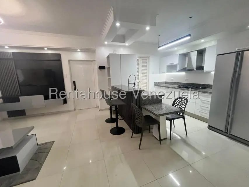 Apartamento (1 Nivel) en Alquiler en La Lago, Zulia - 18