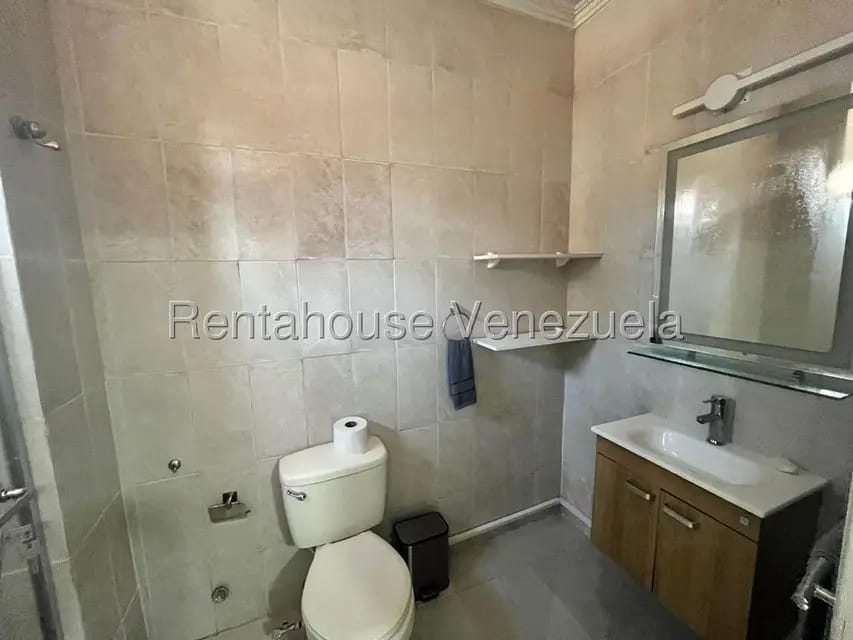 Apartamento (1 Nivel) en Alquiler en La Lago, Zulia - 8