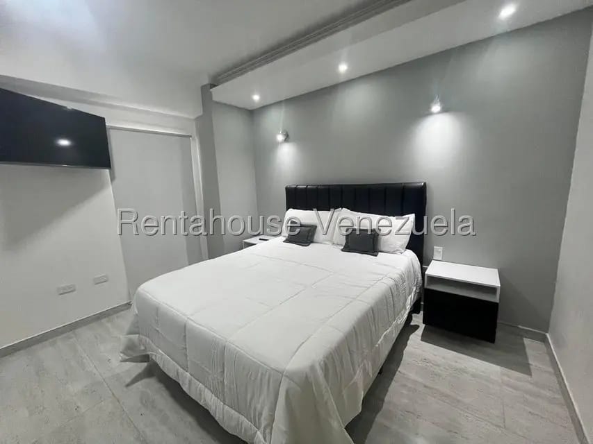 Apartamento (1 Nivel) en Alquiler en La Lago, Zulia - 10