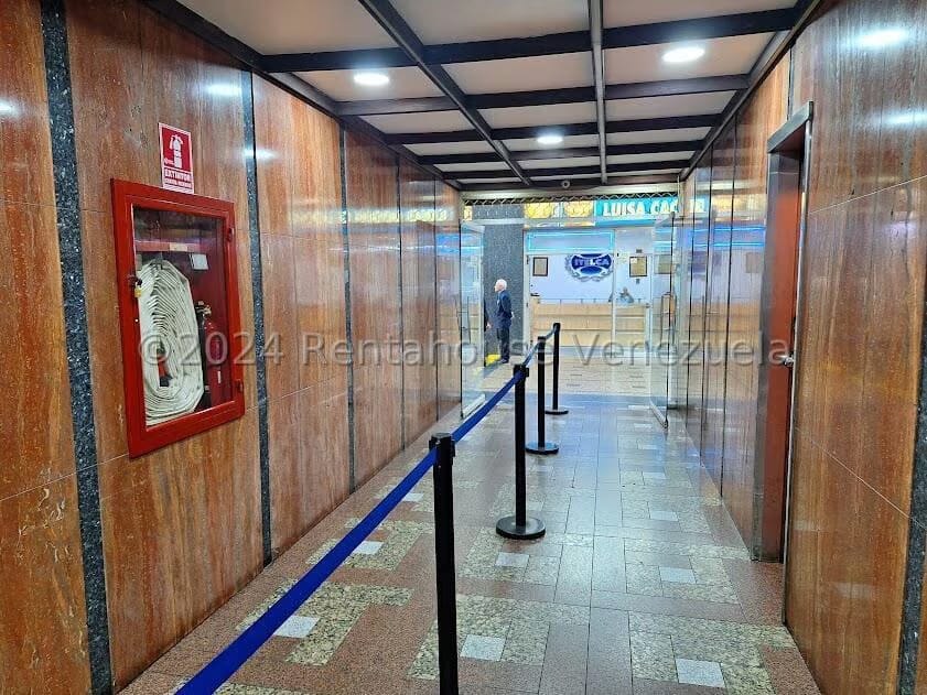Comercial (Oficina) en Alquiler en Sabana Grande, Distrito Metropolitano - 23