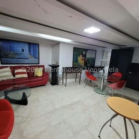 Casa (Multipes Niveles) en Alquiler en Cumbres de Curumo, Distrito Metropolitano - 23