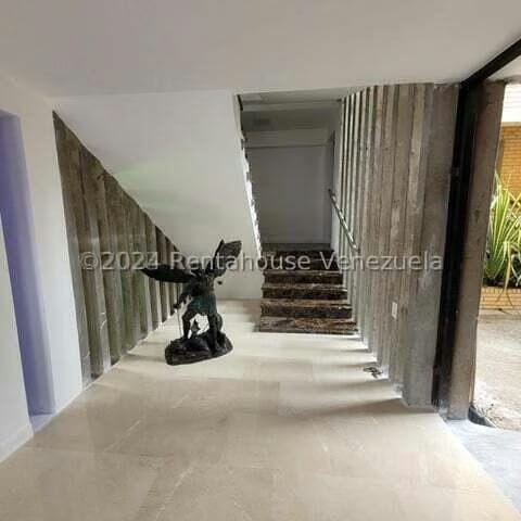 Casa (Multipes Niveles) en Alquiler en Cumbres de Curumo, Distrito Metropolitano - 9