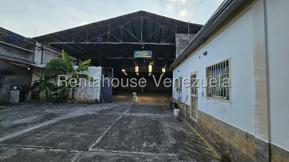 Comercial (Galpon - Deposito) en Alquiler en Circunvalacion Sur, Portuguesa - 4