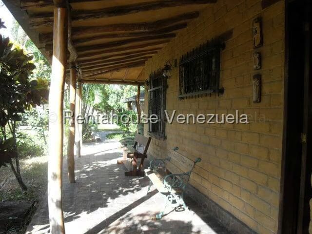 Casa (1 Nivel) en Venta en El Encanto, Carabobo - 2