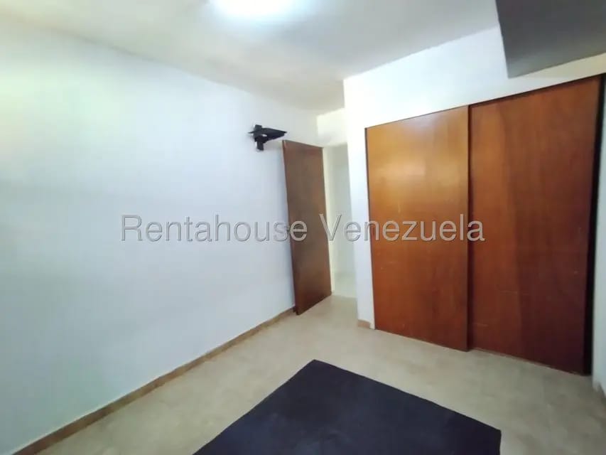 Apartamento (1 Nivel) en Alquiler en Zona Centro, Aragua - 11