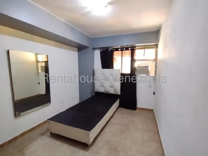 Apartamento (1 Nivel) en Alquiler en Zona Centro, Aragua - 13