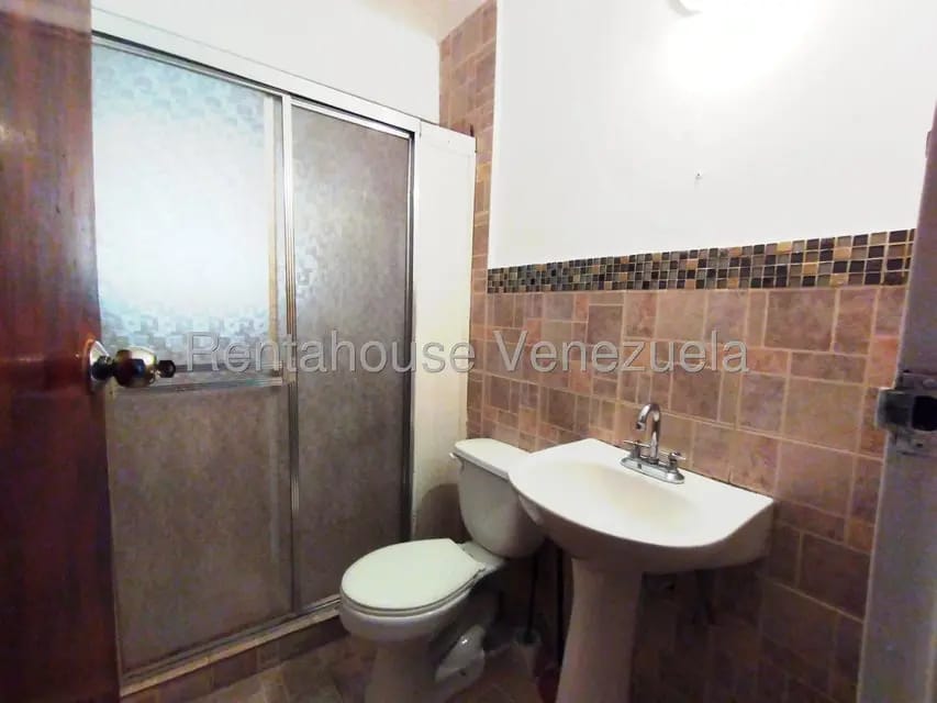 Apartamento (1 Nivel) en Alquiler en Zona Centro, Aragua - 17