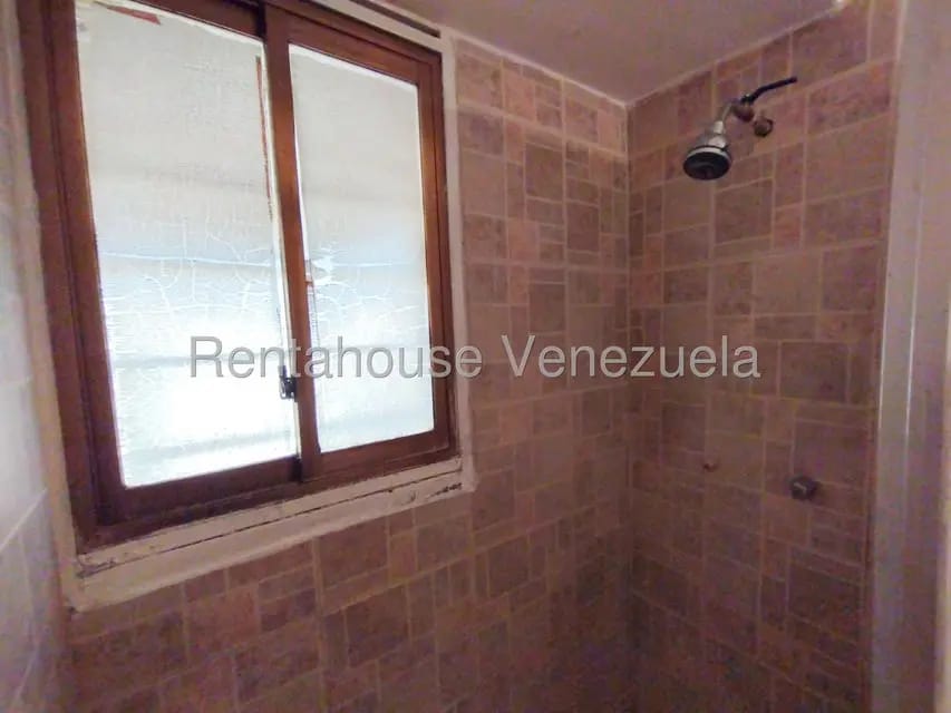 Apartamento (1 Nivel) en Alquiler en Zona Centro, Aragua - 19
