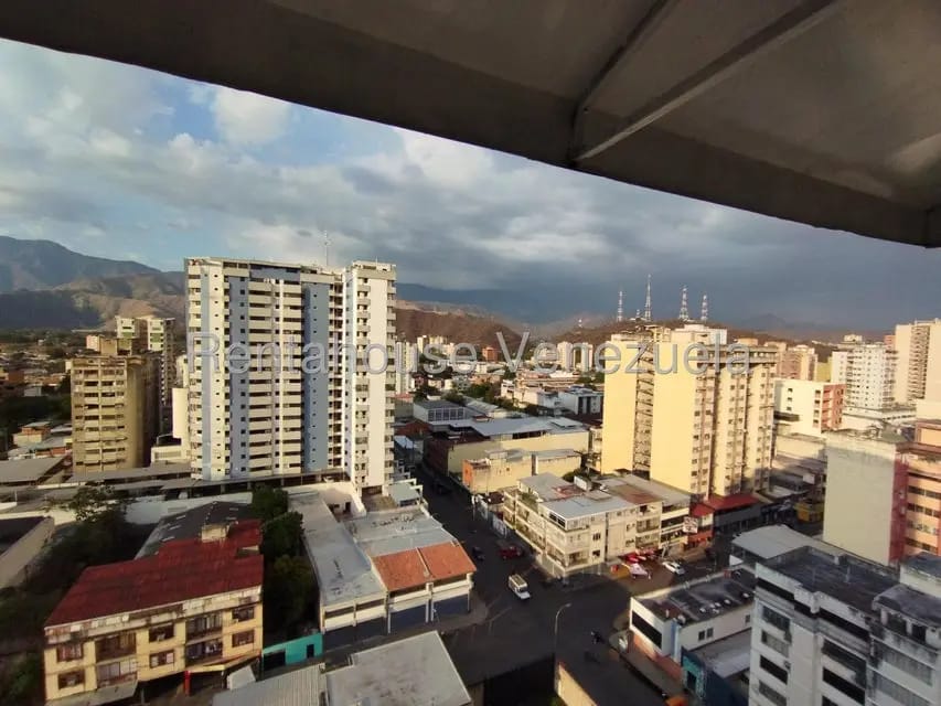 Apartamento (1 Nivel) en Alquiler en Zona Centro, Aragua - 21