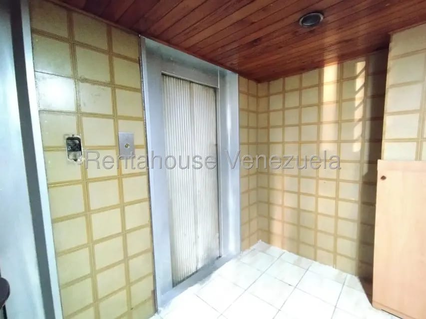 Apartamento (1 Nivel) en Alquiler en Zona Centro, Aragua - 23