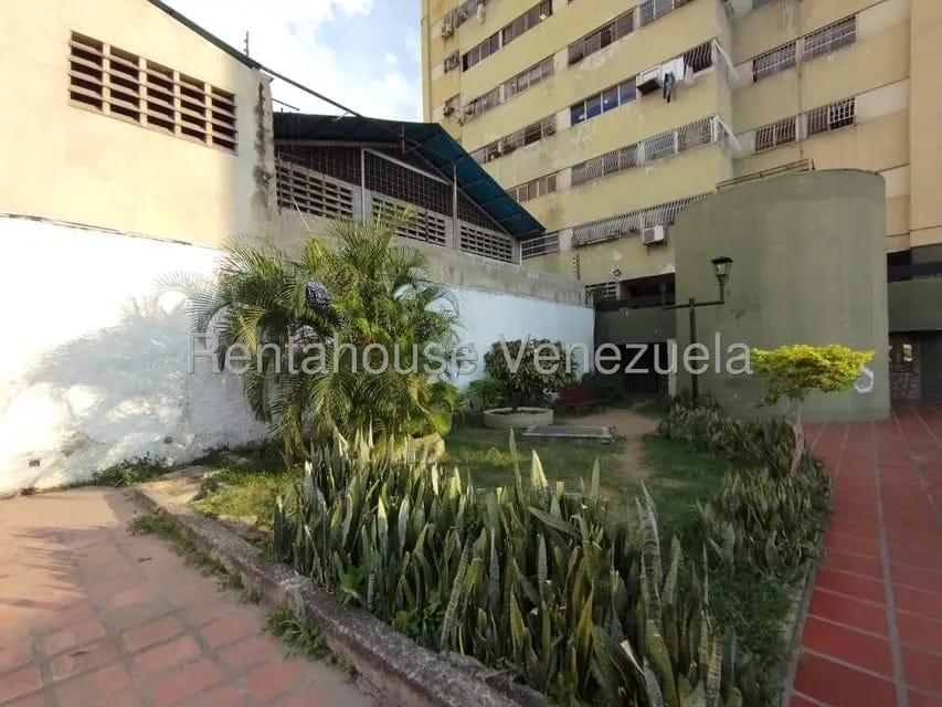 Apartamento (1 Nivel) en Alquiler en Zona Centro, Aragua - 28