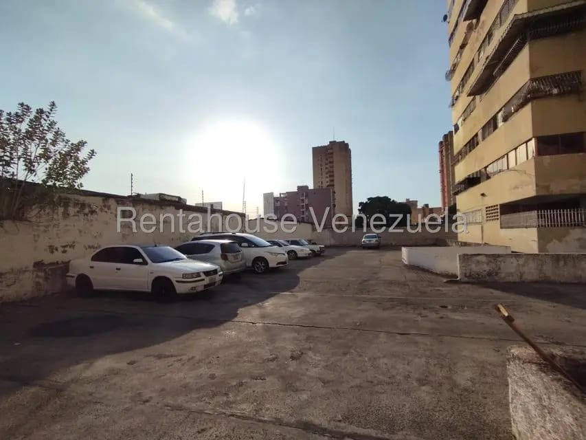 Apartamento (1 Nivel) en Alquiler en Zona Centro, Aragua - 32