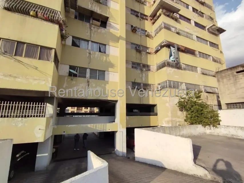 Apartamento (1 Nivel) en Alquiler en Zona Centro, Aragua - 34