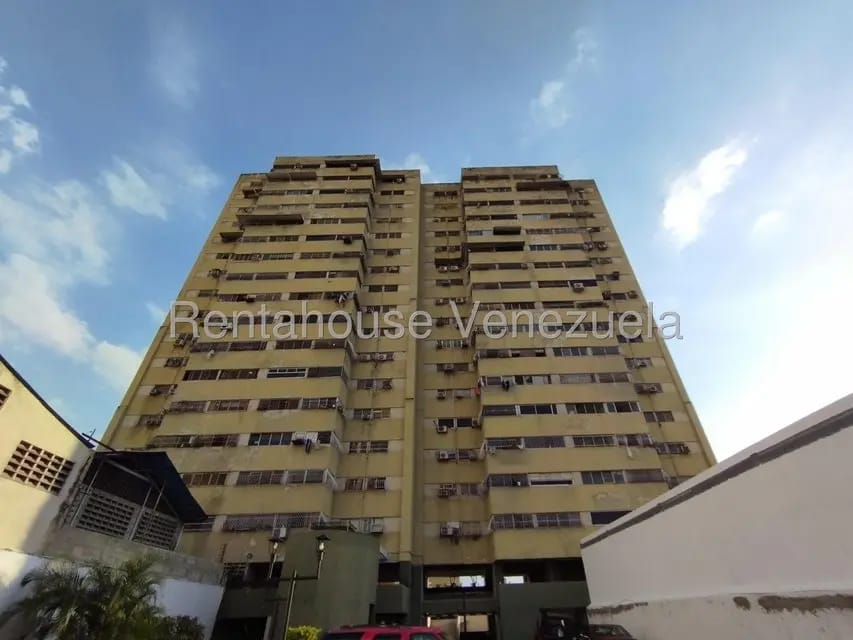 Apartamento (1 Nivel) en Alquiler en Zona Centro, Aragua - 35