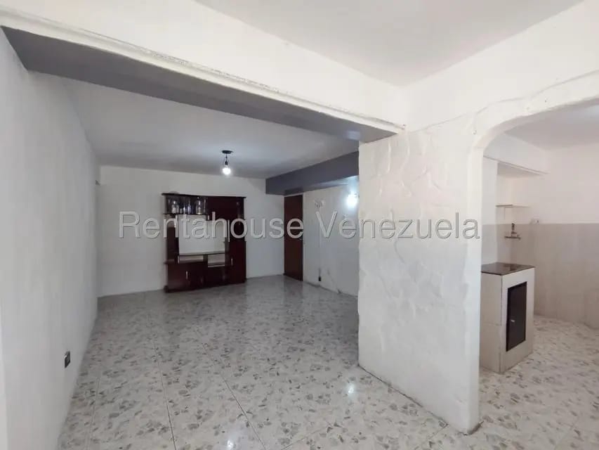 Apartamento (1 Nivel) en Alquiler en Zona Centro, Aragua - 5