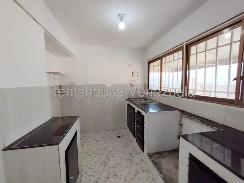 Apartamento (1 Nivel) en Alquiler en Zona Centro, Aragua - 6