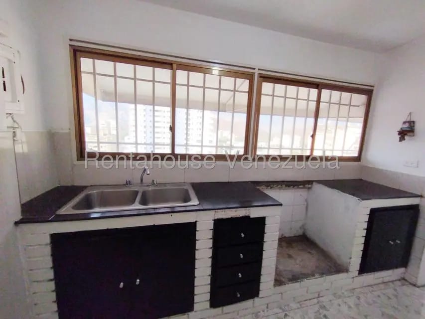 Apartamento (1 Nivel) en Alquiler en Zona Centro, Aragua - 8