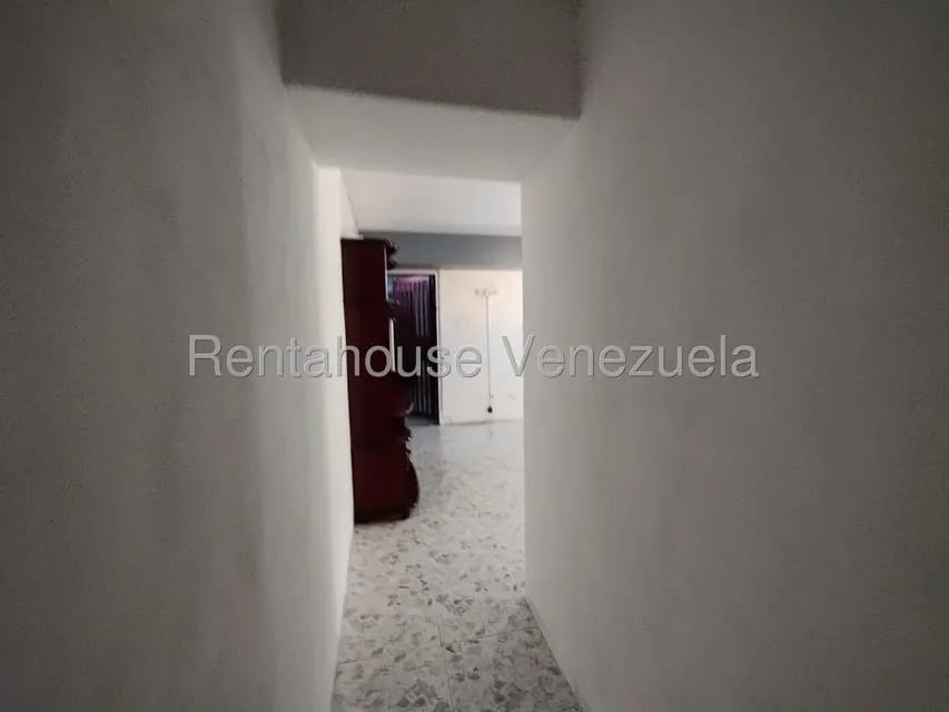 Apartamento (1 Nivel) en Alquiler en Zona Centro, Aragua - 10