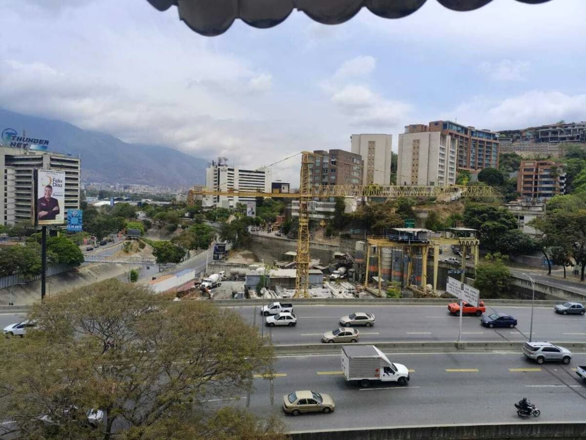 Hermoso apartamento con ubicación estratégica en Las Mercedes , Caracas . - 19