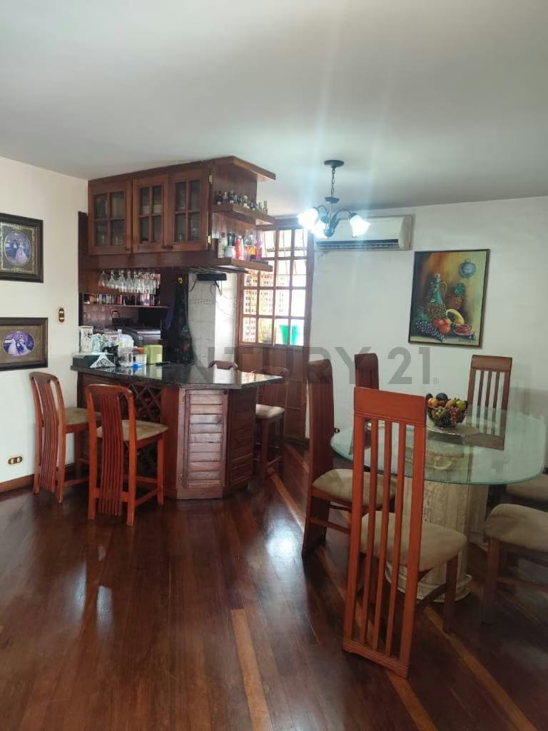 Hermoso apartamento con ubicación estratégica en Las Mercedes , Caracas . - 6