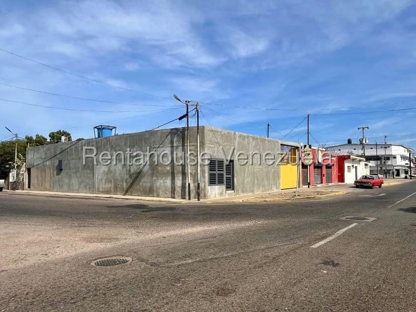 Comercial (Local Comercial) en Venta en Punto Fijo, Falcon - 2