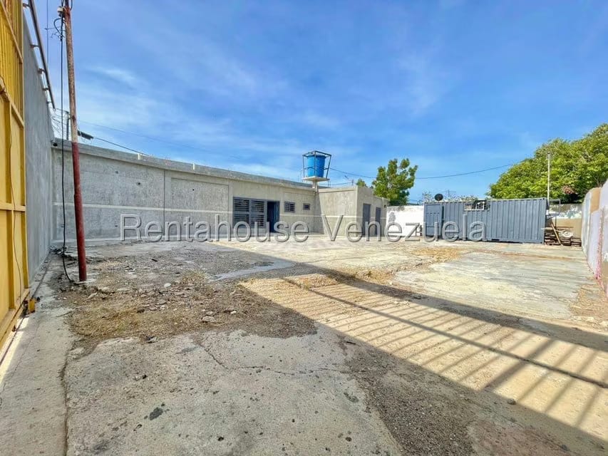 Comercial (Local Comercial) en Venta en Punto Fijo, Falcon - 11