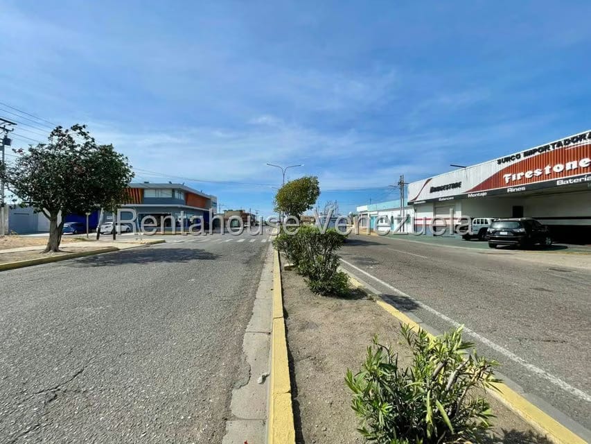 Comercial (Local Comercial) en Venta en Punto Fijo, Falcon - 23