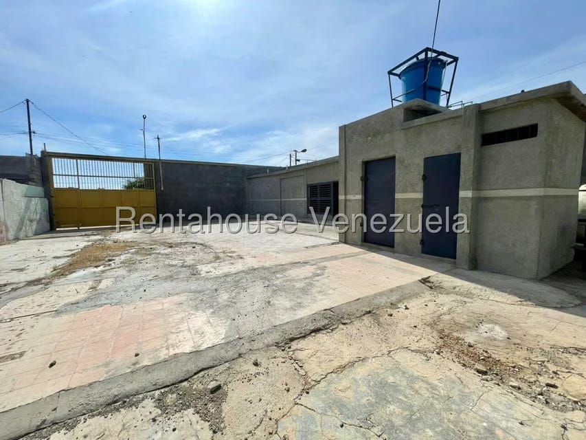 Comercial (Local Comercial) en Venta en Punto Fijo, Falcon - 10
