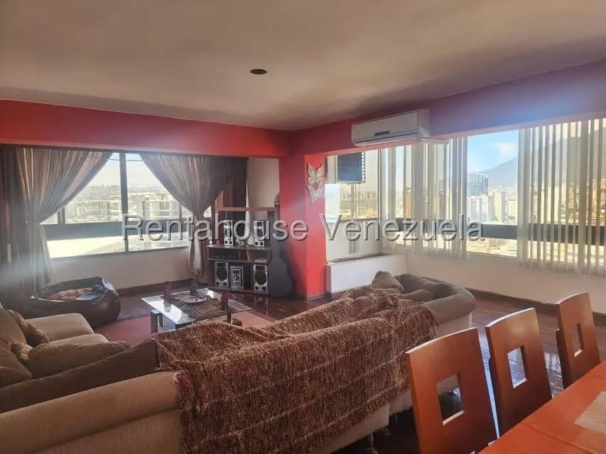 Apartamento (1 Nivel) en Venta en El Marques, Distrito Metropolitano - 2