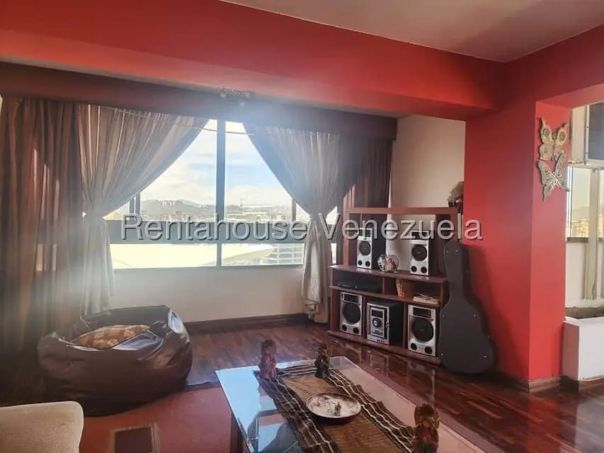 Apartamento (1 Nivel) en Venta en El Marques, Distrito Metropolitano - 3