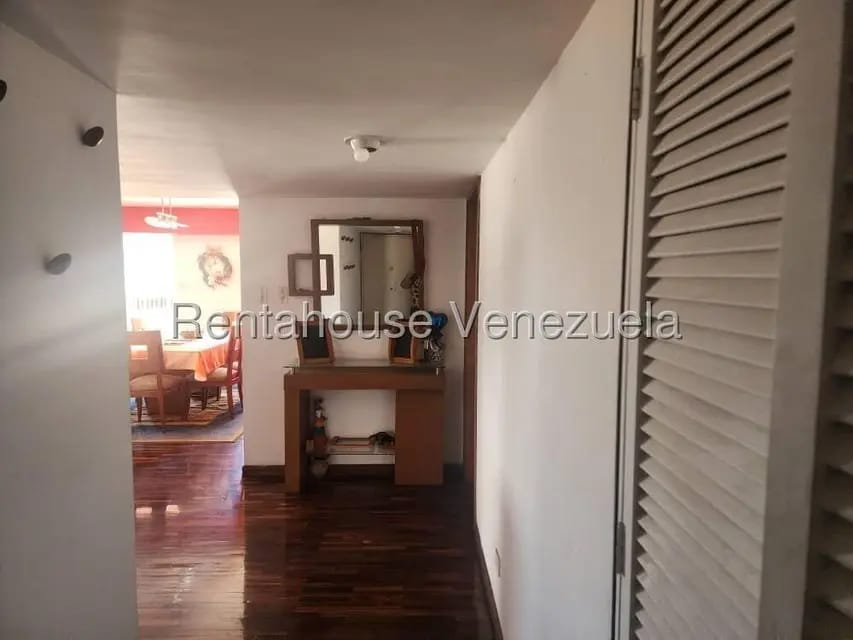Apartamento (1 Nivel) en Venta en El Marques, Distrito Metropolitano - 4