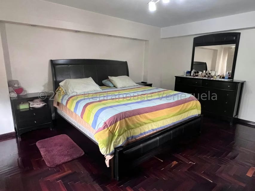 Apartamento (1 Nivel) en Venta en Miranda, Distrito Metropolitano - 25