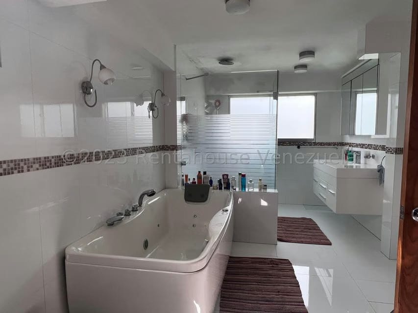 Apartamento (1 Nivel) en Venta en Miranda, Distrito Metropolitano - 29