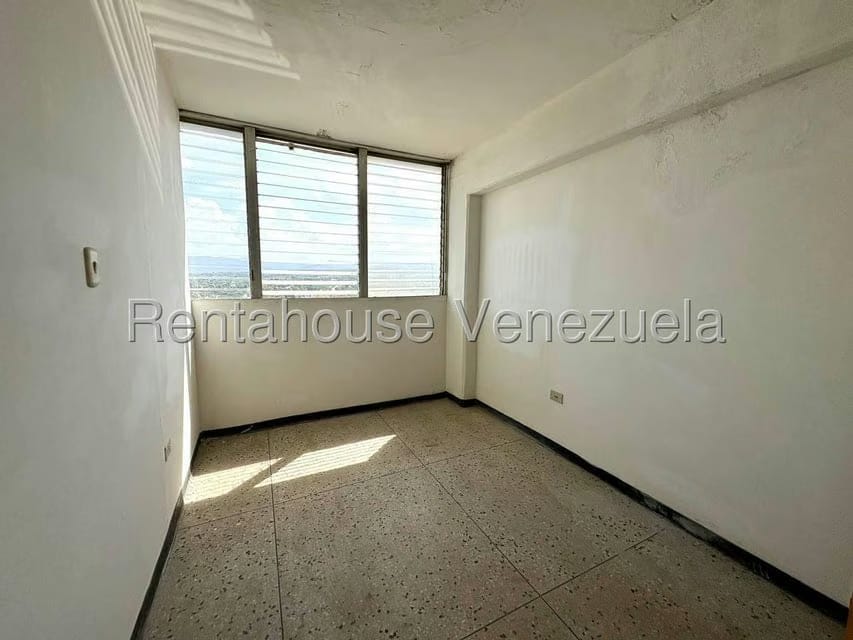 Comercial (Local Comercial) en Venta en Centro, Lara - 25