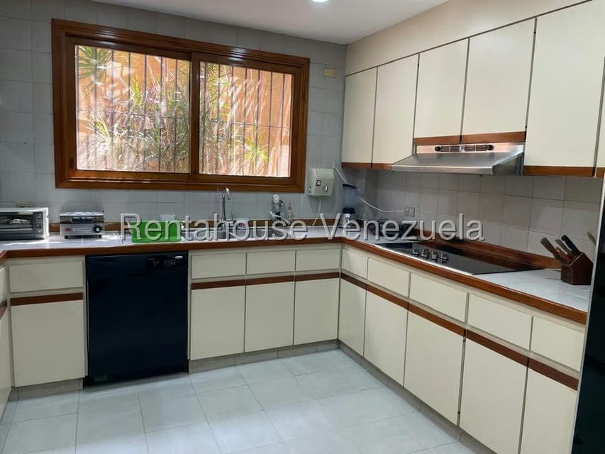 Casa (Multipes Niveles) en Venta en Alto Hatillo, Distrito Metropolitano - 11