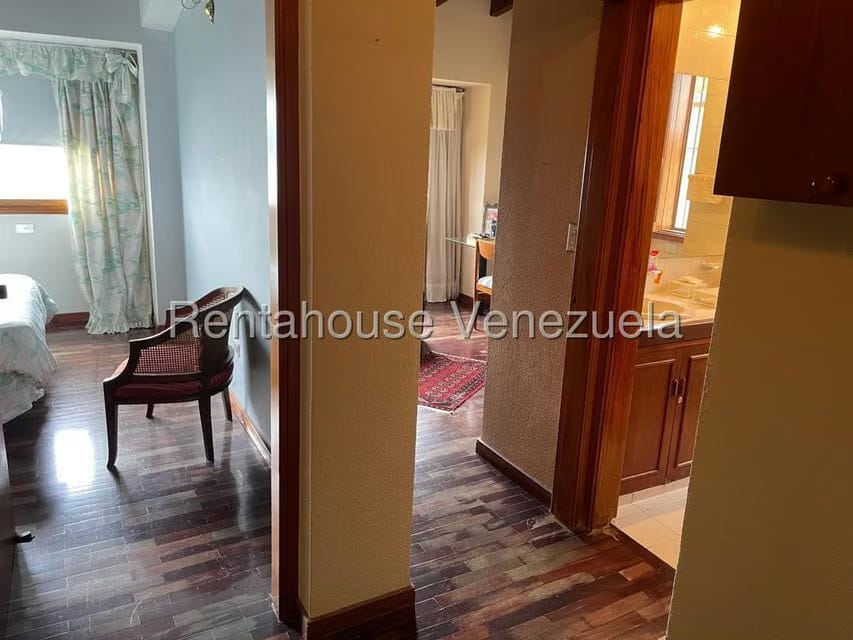 Casa (Multipes Niveles) en Venta en Alto Hatillo, Distrito Metropolitano - 21
