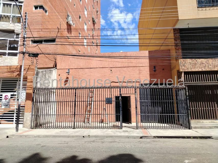 Comercial (Galpon - Deposito) en Venta en Zona Centro, Aragua