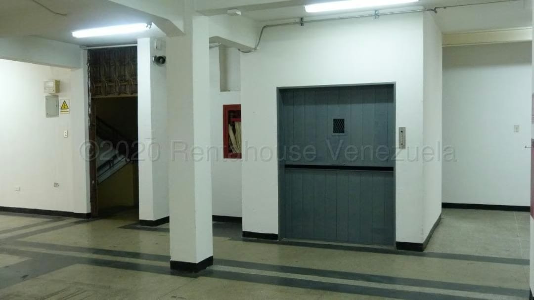 Comercial (Edificio) en Venta en Parroquia La Candelaria, Distrito Metropolitano - 12