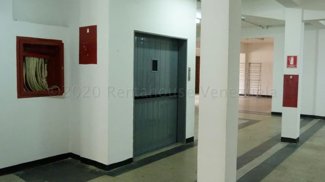 Comercial (Edificio) en Venta en Parroquia La Candelaria, Distrito Metropolitano - 31