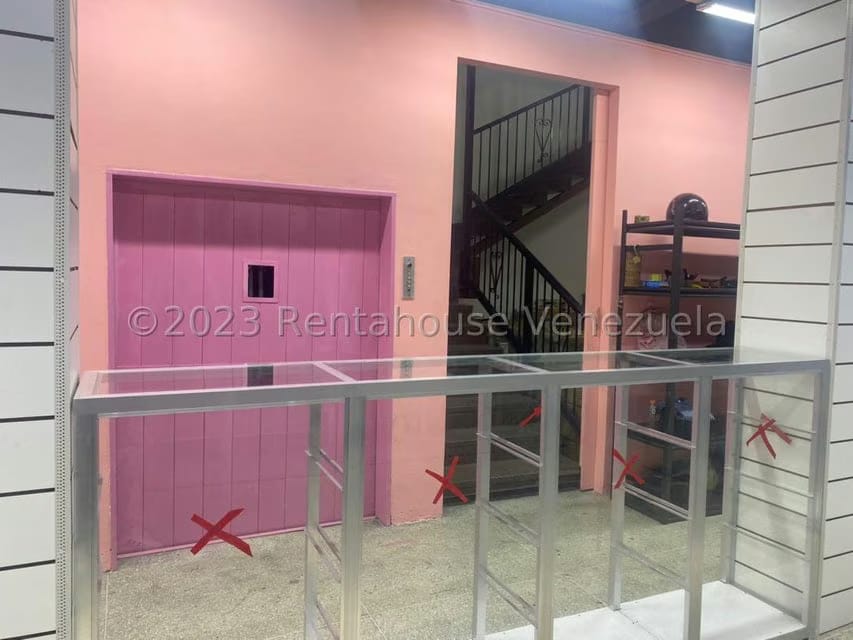 Comercial (Edificio) en Venta en Parroquia La Candelaria, Distrito Metropolitano - 8