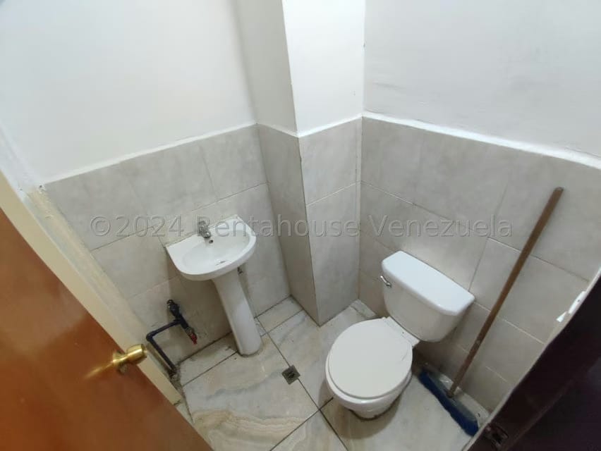 Comercial (Consultorio Medico) en Venta en Paraparal, Carabobo - 19