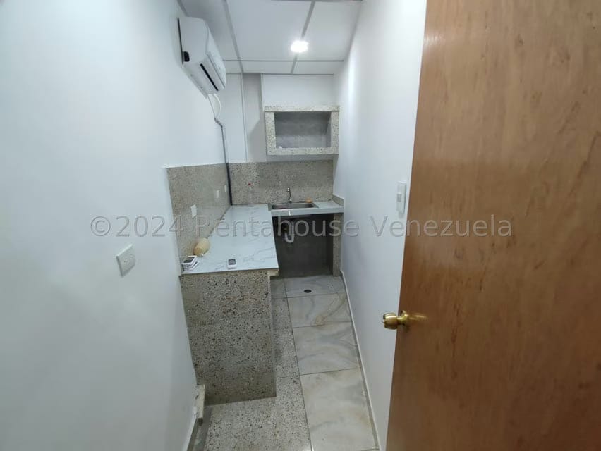 Comercial (Consultorio Medico) en Venta en Paraparal, Carabobo - 21