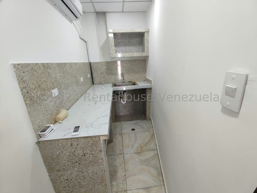 Comercial (Consultorio Medico) en Venta en Paraparal, Carabobo - 23