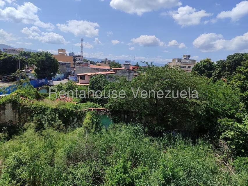 Terreno (Residencial) en Venta en Centro, Aragua - 2
