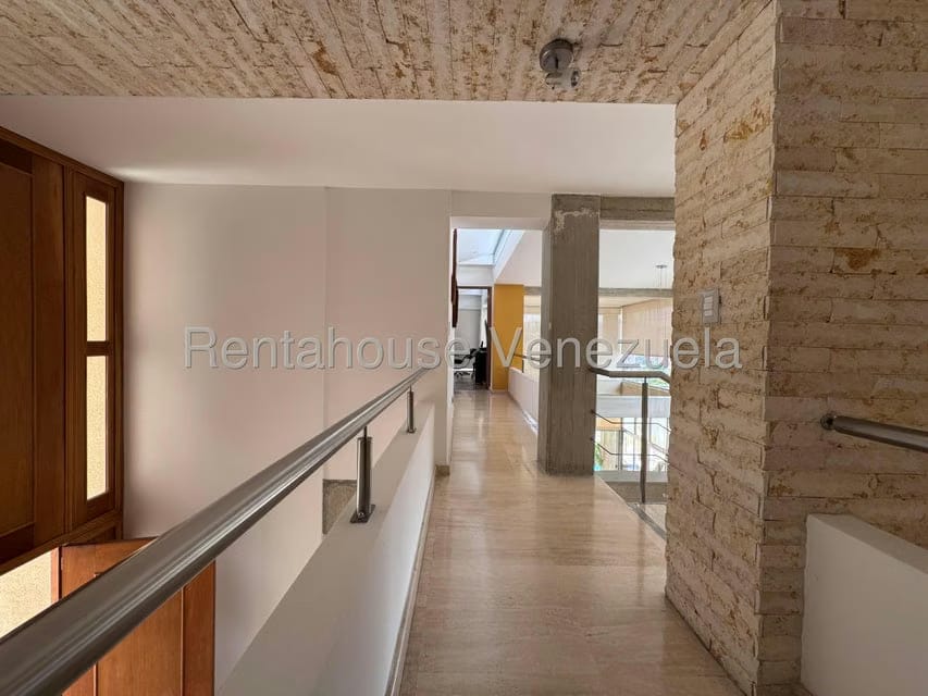 Casa (Multipes Niveles) en Venta en Prados del Este, Distrito Metropolitano - 14