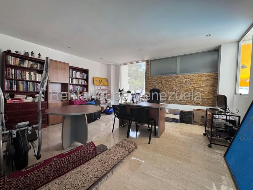 Casa (Multipes Niveles) en Venta en Prados del Este, Distrito Metropolitano - 16