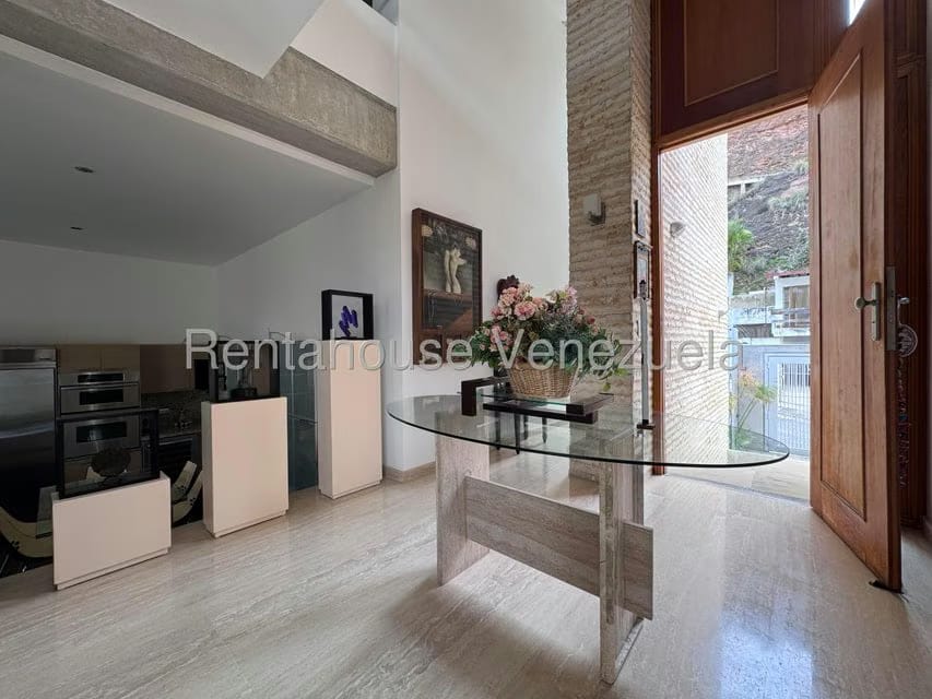Casa (Multipes Niveles) en Venta en Prados del Este, Distrito Metropolitano - 3