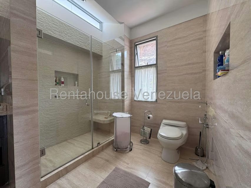 Casa (Multipes Niveles) en Venta en Prados del Este, Distrito Metropolitano - 21