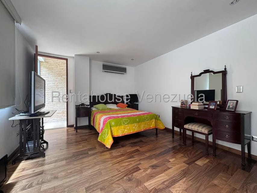 Casa (Multipes Niveles) en Venta en Prados del Este, Distrito Metropolitano - 22