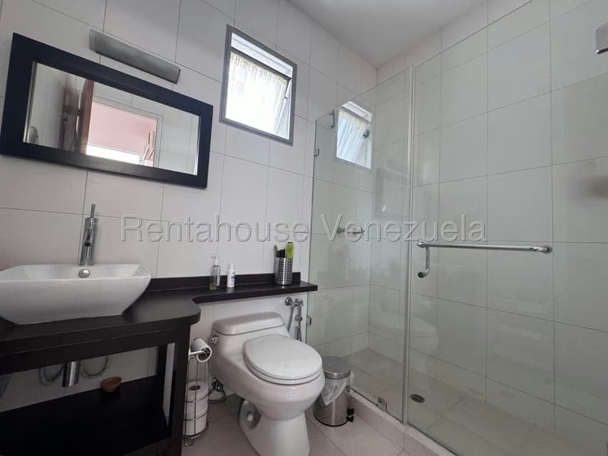 Casa (Multipes Niveles) en Venta en Prados del Este, Distrito Metropolitano - 26
